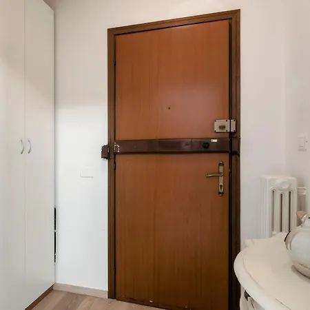 Apt24 - The Essential 아파트